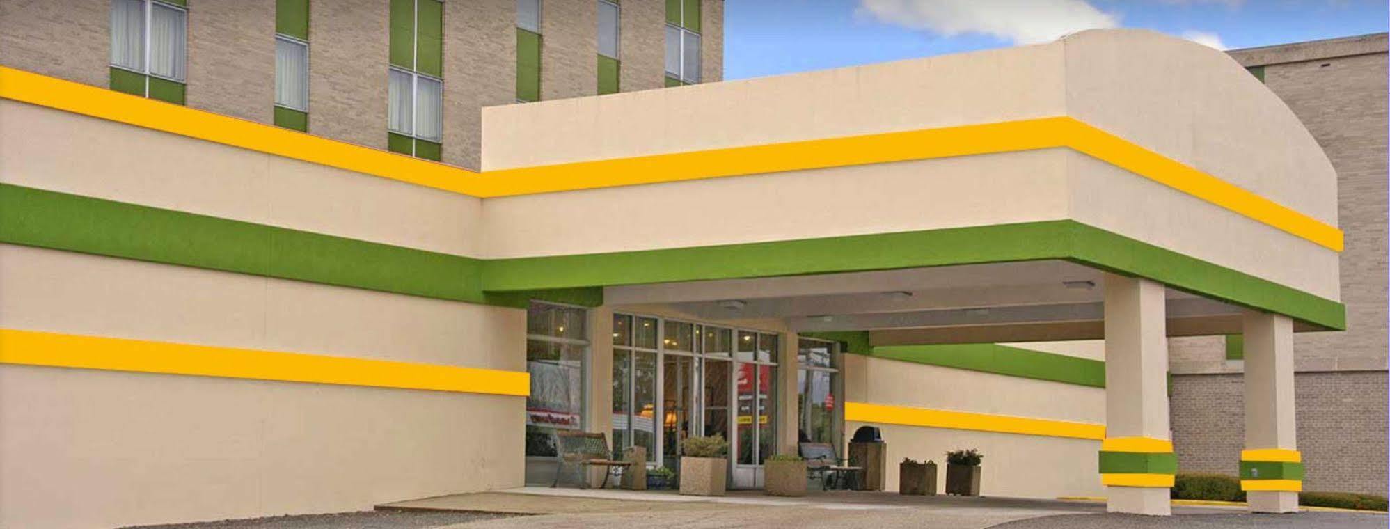 Elkins Inn And Suites Екстер'єр фото